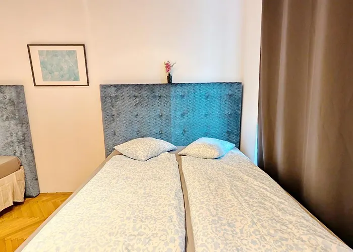 Comfortable In Wiener Stadthalle Area Viena