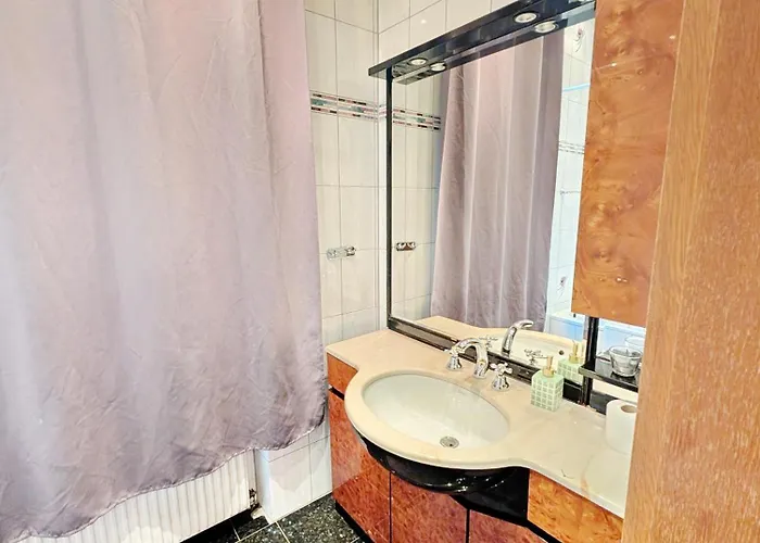Comfortable In Wiener Stadthalle Area Apartamento *