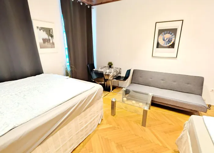 Comfortable In Wiener Stadthalle Area Viena
